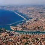 Marseille, vue aérienne du vieux port et des installations portuaires.