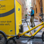 Nice : vélocargo de La Poste, pionnière de la logistique verte