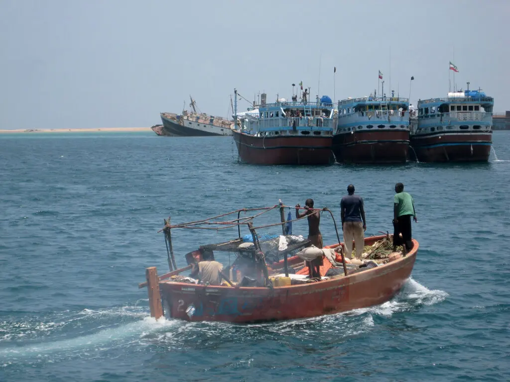 Embarcation sur le littoral somalien.