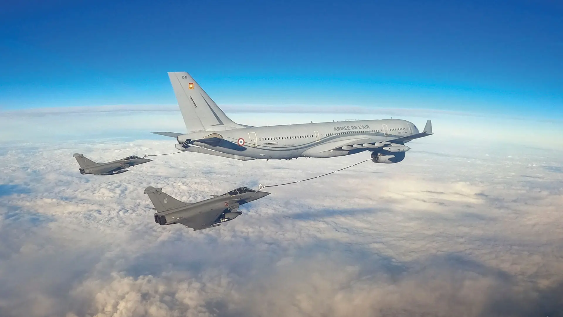 Lancé en 2014, le programme MRTT (Multi Role Transport Tanker, avion multirôle de ravitaillement en vol et de transport) français est conçu sur la base d’une plateforme de type Airbus A330-200. 