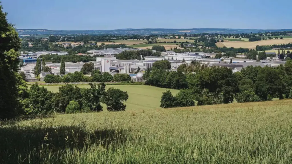 La friche industrielle de Laudun-l’Ardoise dans le Gard rhodanien fait partie des premiers « sites clés en main France 2030 ».