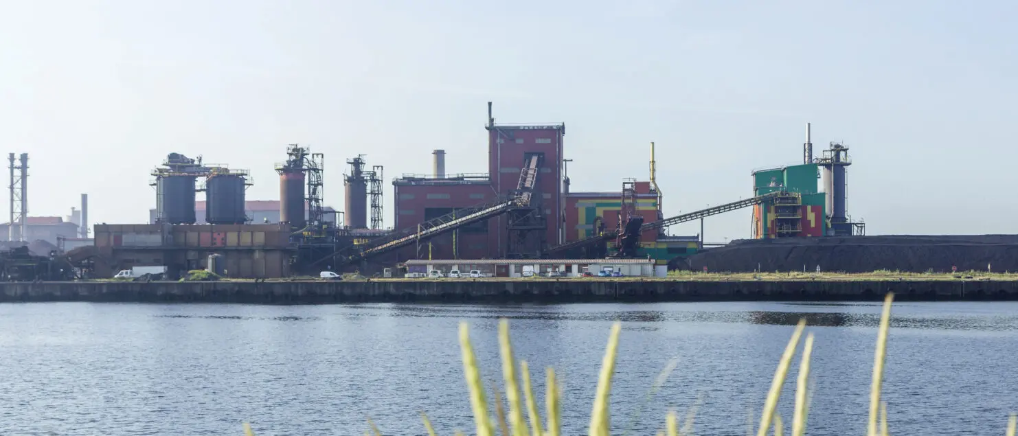 Usine sidérurgique ArcelorMittal Dunkerque. Le premier digital lab a ouvert à Dunkerque en juillet 2021 et travaille prioritairement sur des thématiques liées à la sécurité, l’énergie, l’environnement y compris la décarbonation contribuant ainsi à l'objectif de neutralité carbone pour 2050