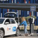 EDF intervient auprès de ses clients pour les aider à convertir leurs usages grâce à l’électrification dans les domaines de l’industrie, du transport, du bâtiment…