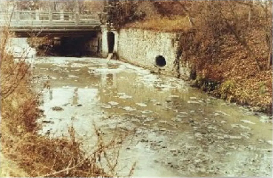 L’Orge en 1970, un égout à ciel ouvert, et aujourd’hui. 
