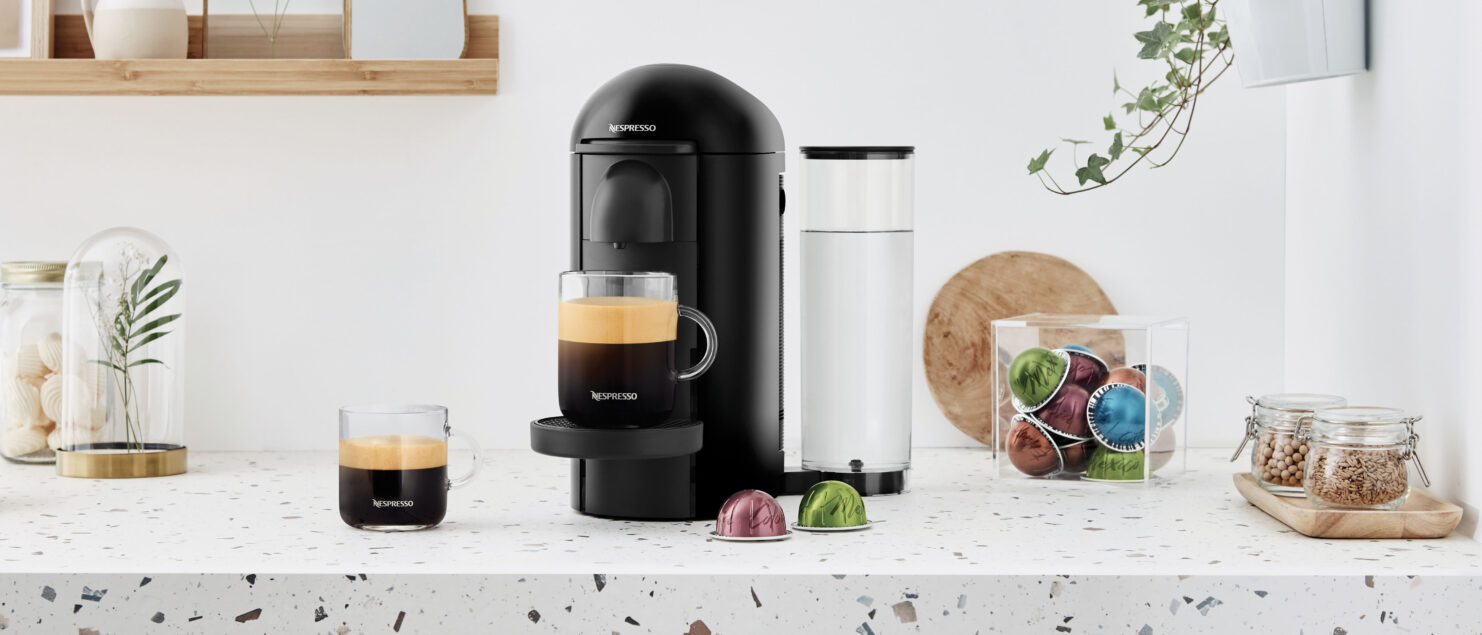 Avec des cafetières comme la Vertuo plus system, Nespresso s'engage vers plus de durabilité en privilégiant la qualité. © Nestlé Nespresso