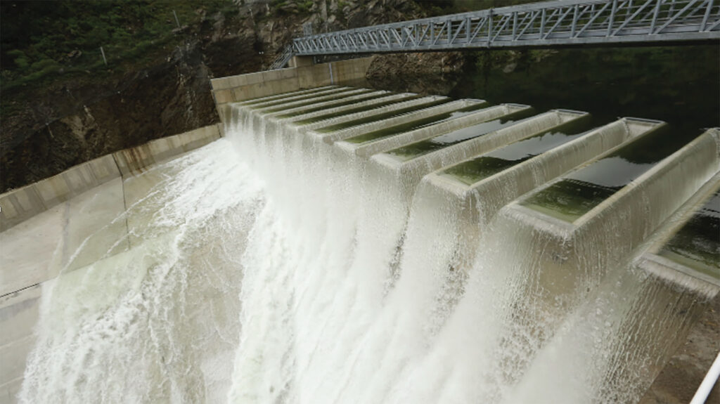 Photo 1 : technologie Piano-Key weir (PKW) pour l’évacuation des crues – Barrage de Malarce.