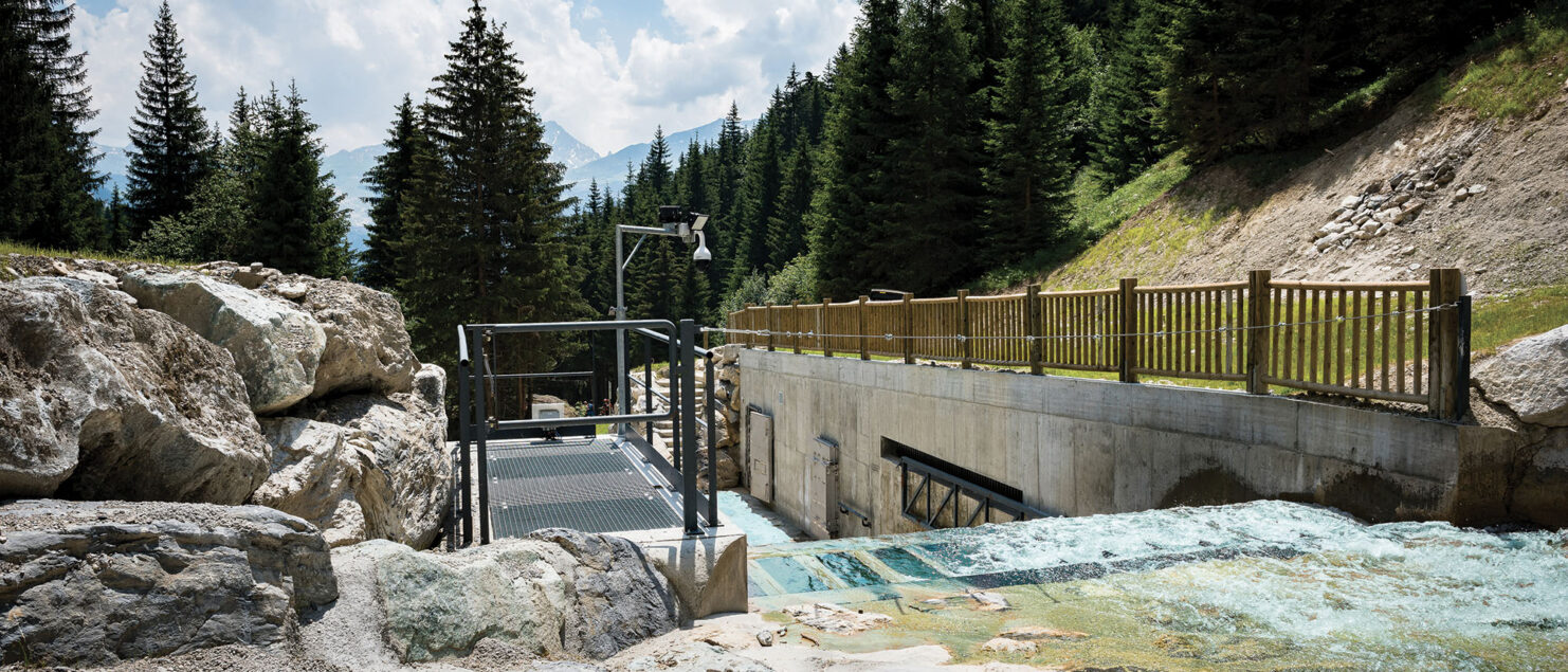 Prise d’eau de la centrale hydroélectrique de Bozel (Savoie). © Bruno Lavit